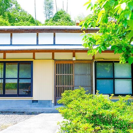 四万十川まで歩いて行ける 一棟まるっと貸し切りの宿 Gu Shimanto  Buitenkant foto