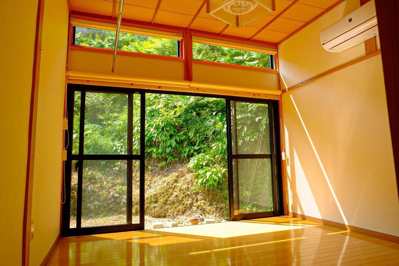 四万十川まで歩いて行ける 一棟まるっと貸し切りの宿 Gu Shimanto  Buitenkant foto